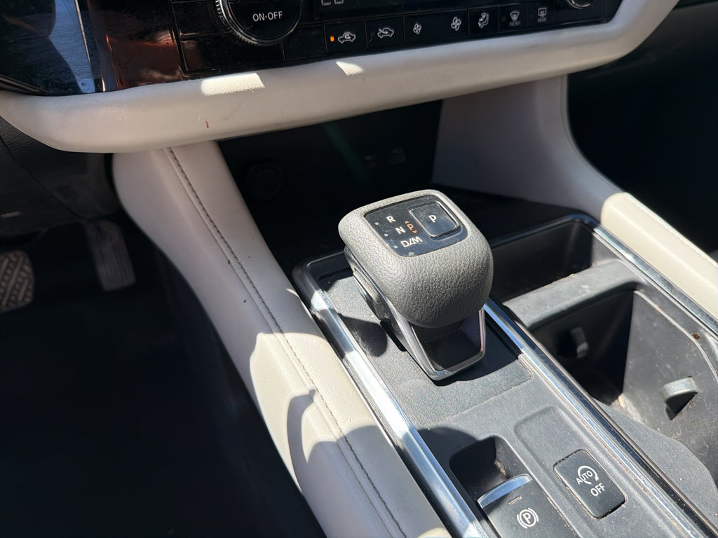 2023 Nissan Pathfinder SV