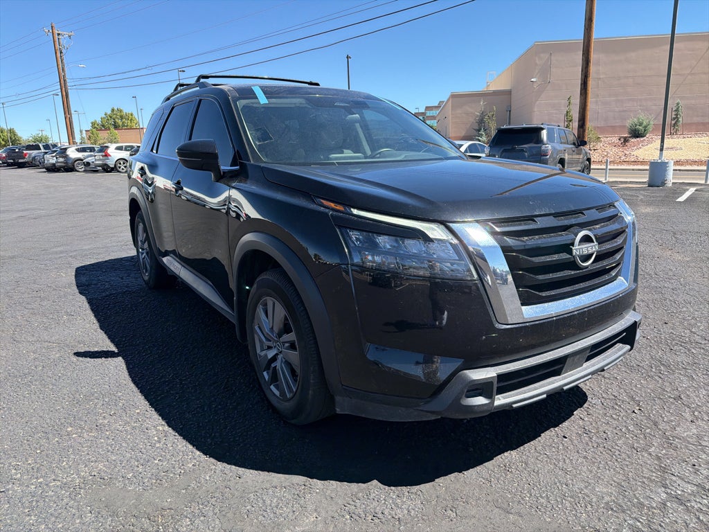 2023 Nissan Pathfinder SV