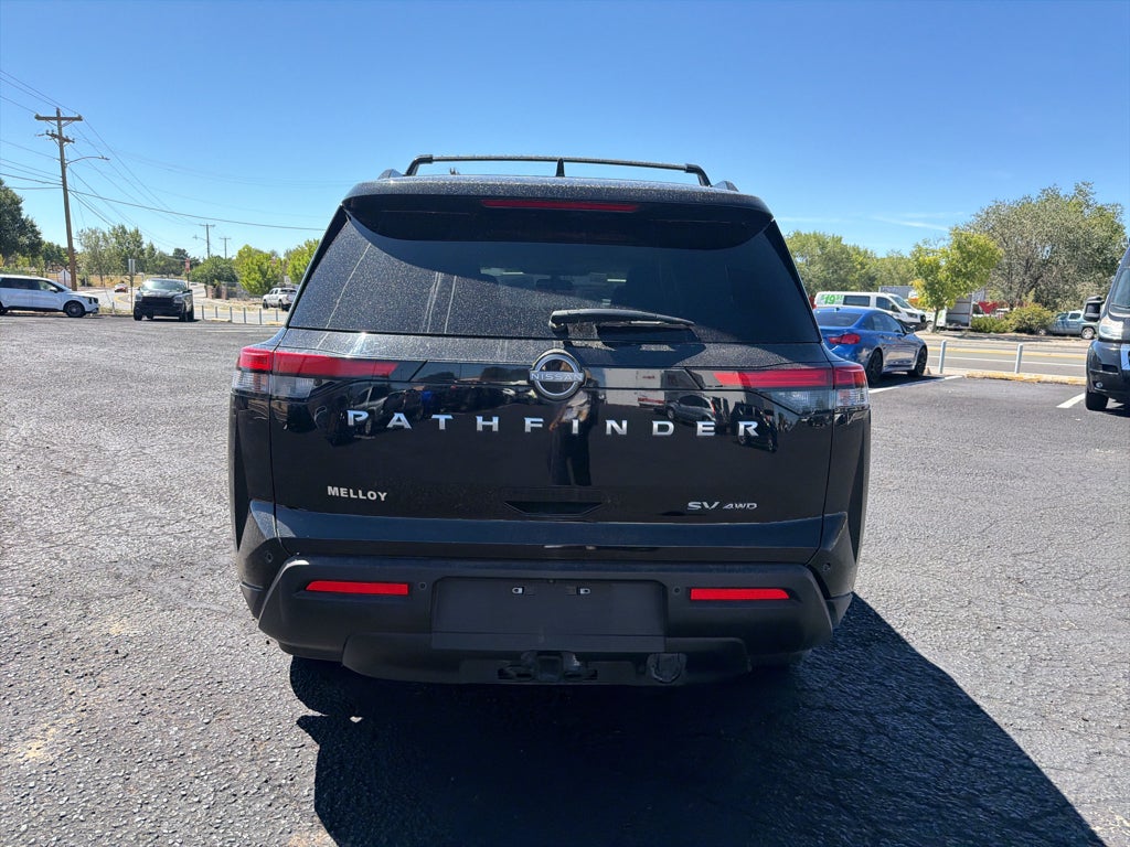 2023 Nissan Pathfinder SV