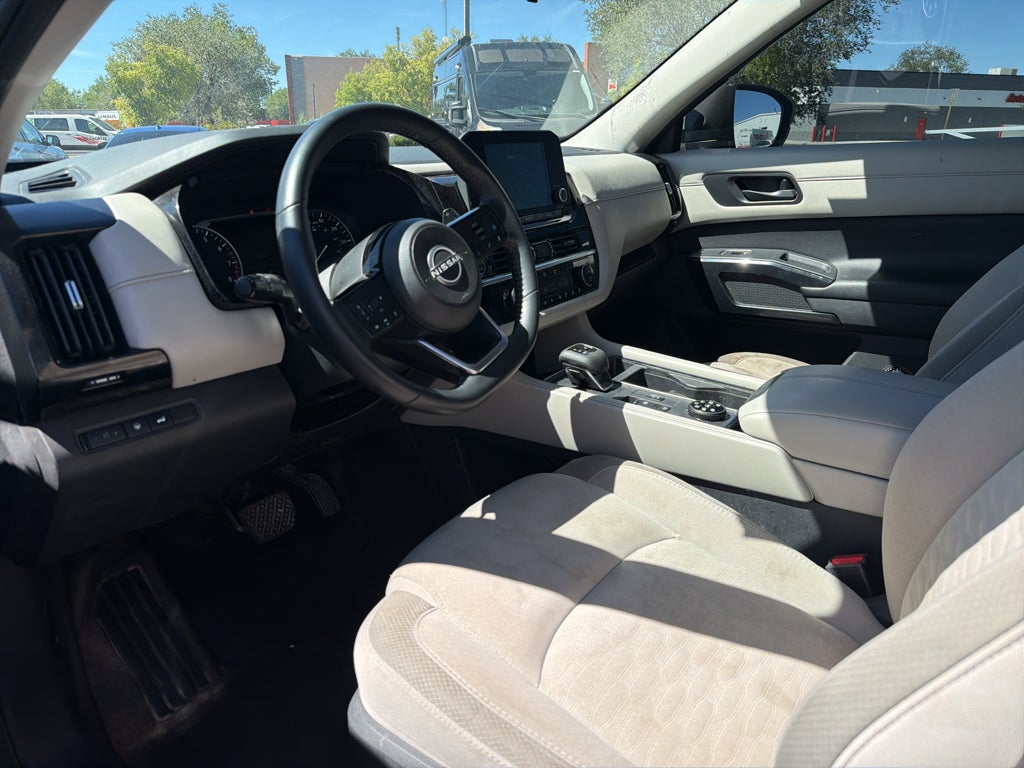 2023 Nissan Pathfinder SV