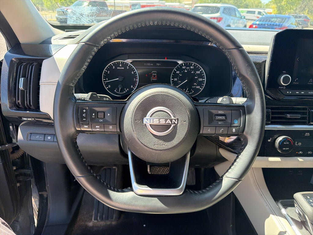 2023 Nissan Pathfinder SV