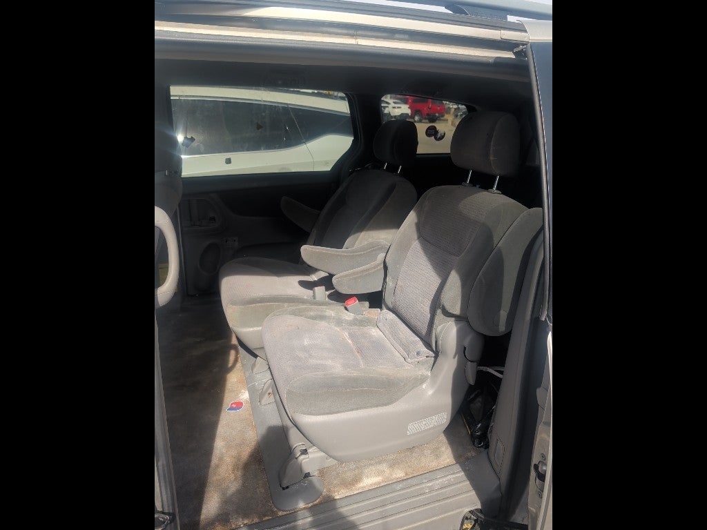 2006 Toyota Sienna LE