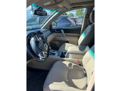 2013 Toyota Highlander SE