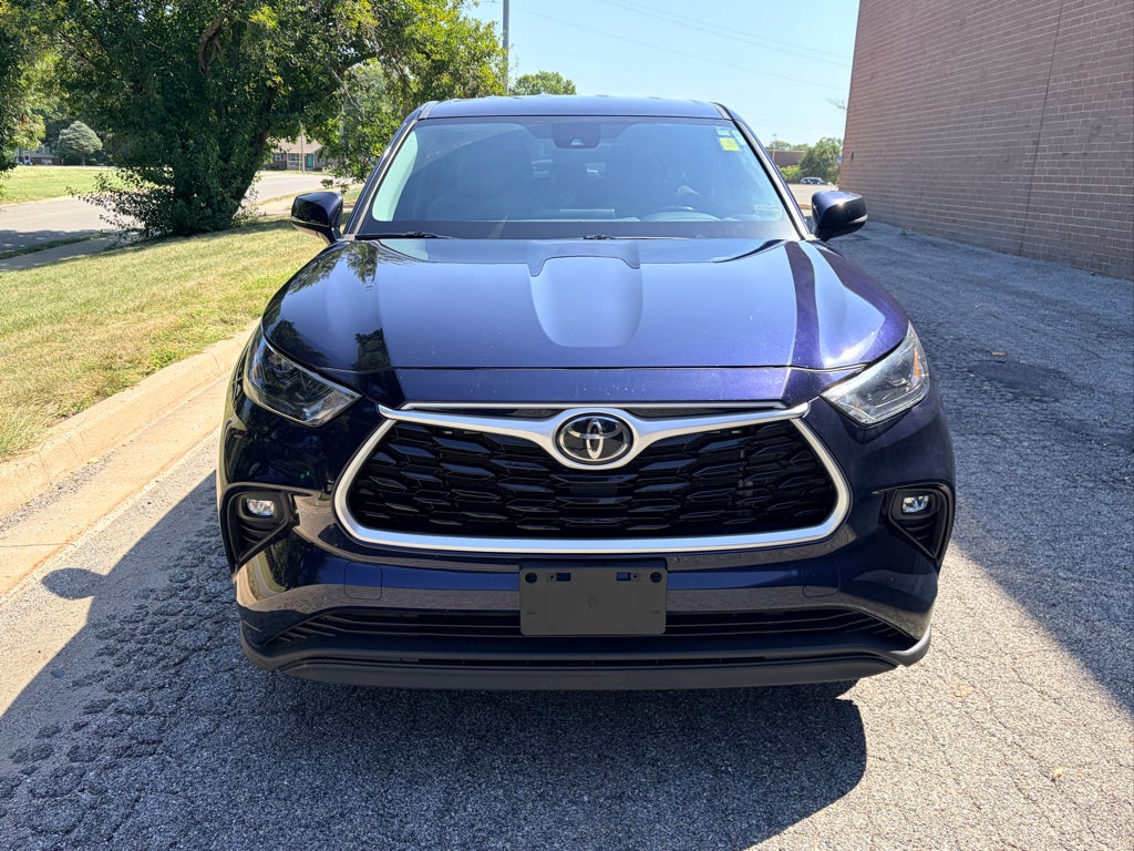 2022 Toyota Highlander LE