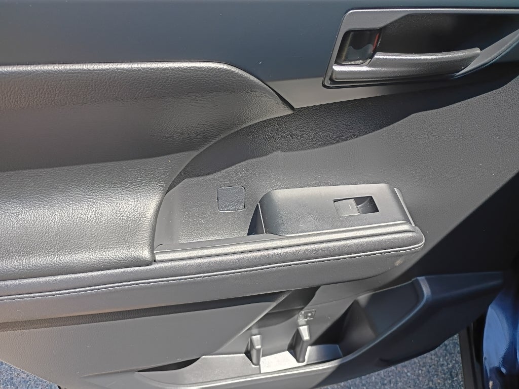 2020 Toyota Highlander LE