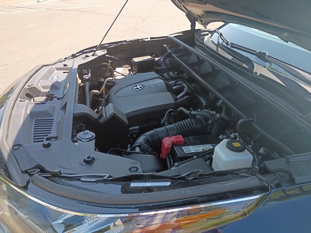 2020 Toyota Highlander LE