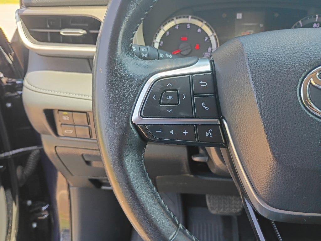 2020 Toyota Highlander LE