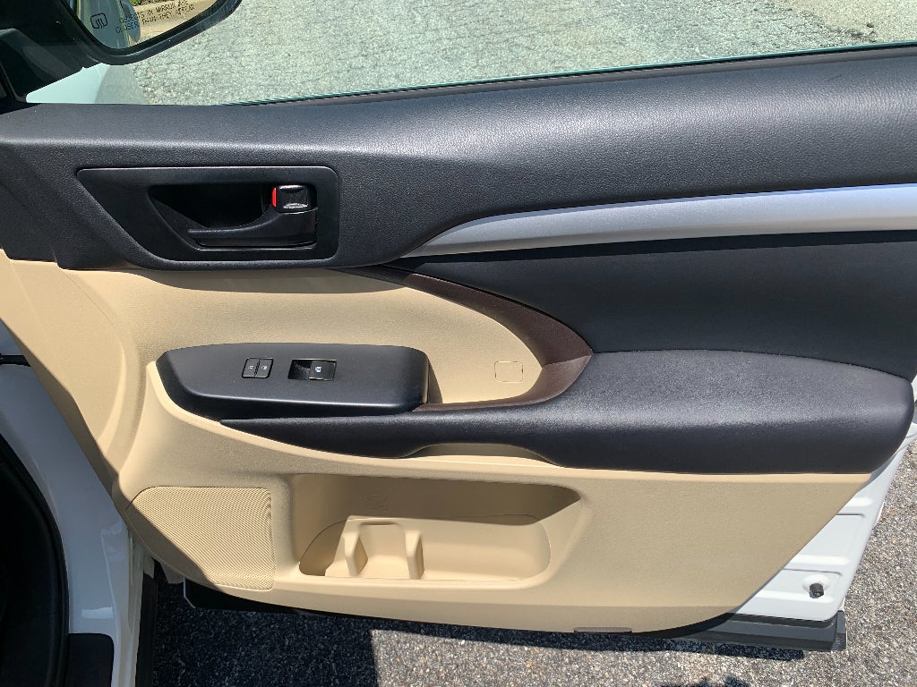 2017 Toyota Highlander LE Plus