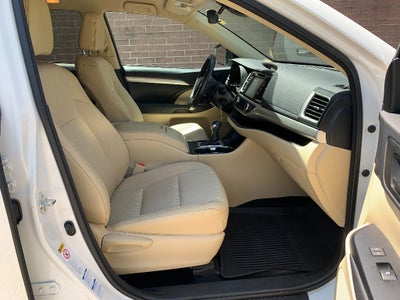 2017 Toyota Highlander LE Plus