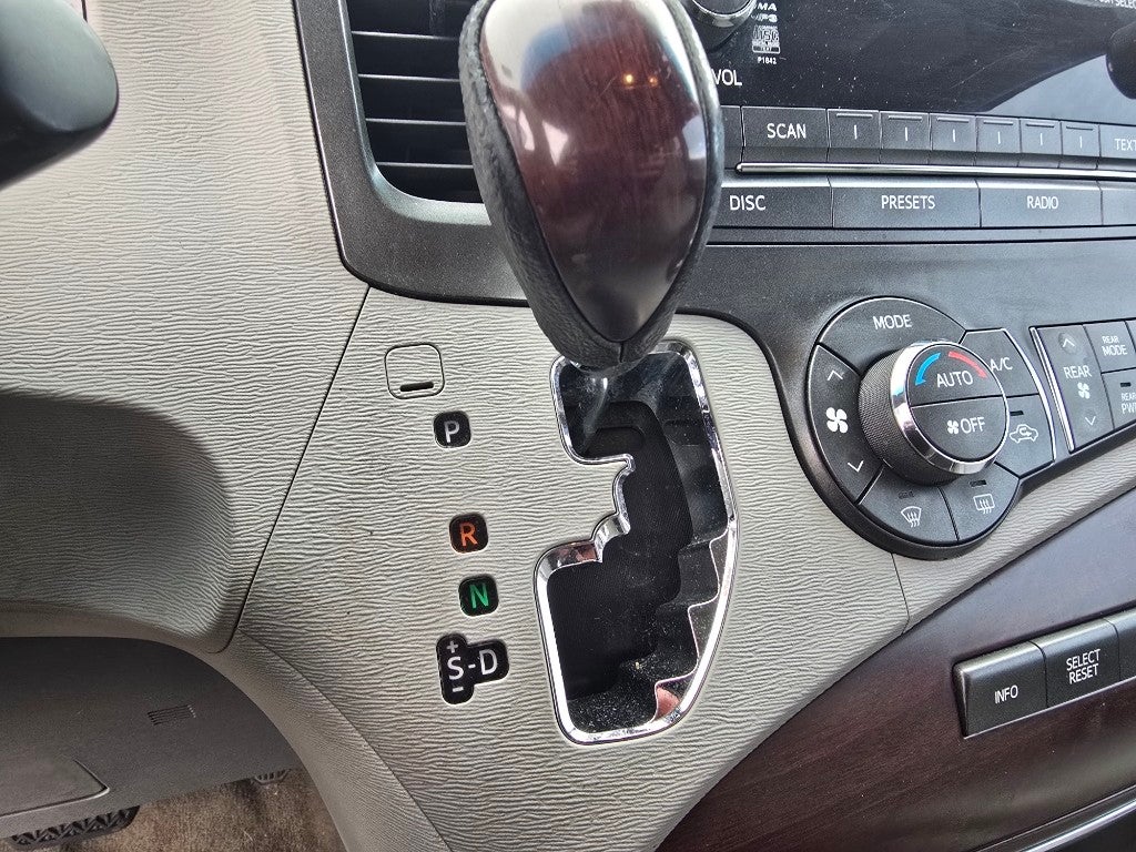 2014 Toyota Sienna XLE