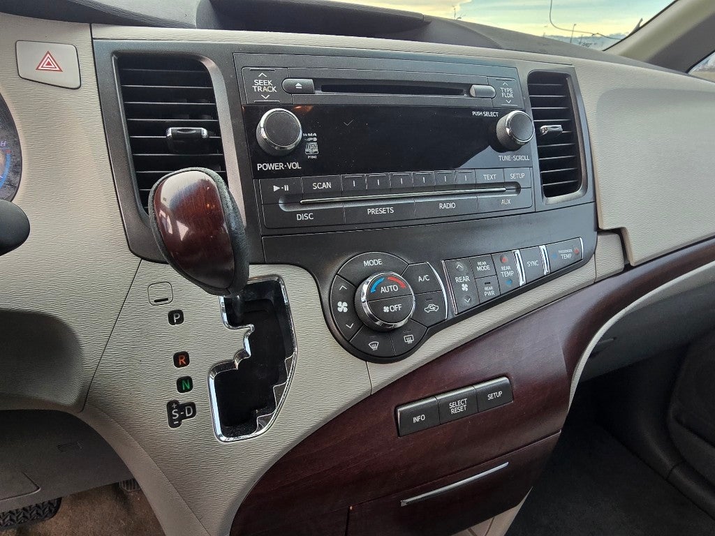 2014 Toyota Sienna XLE