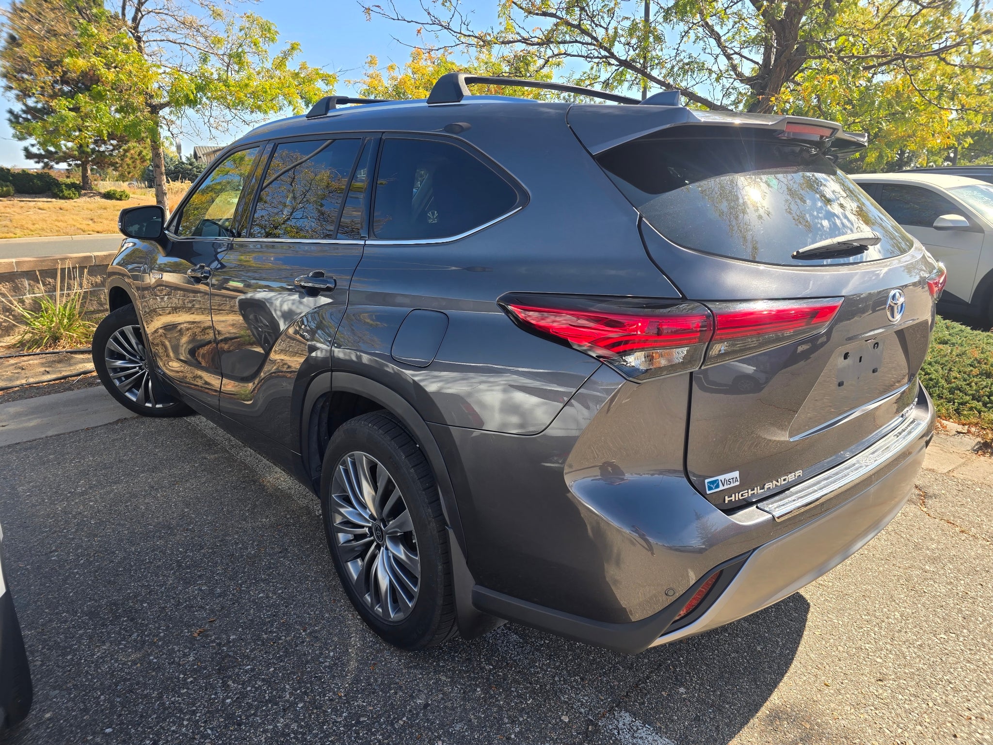 2021 Toyota Highlander Hybrid Platinum