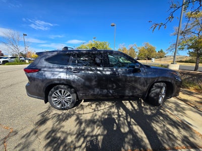 2021 Toyota Highlander Hybrid Platinum