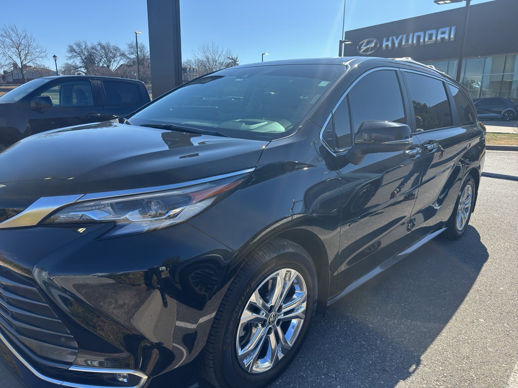 2022 Toyota Sienna Platinum