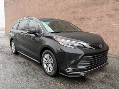 2022 Toyota Sienna Platinum