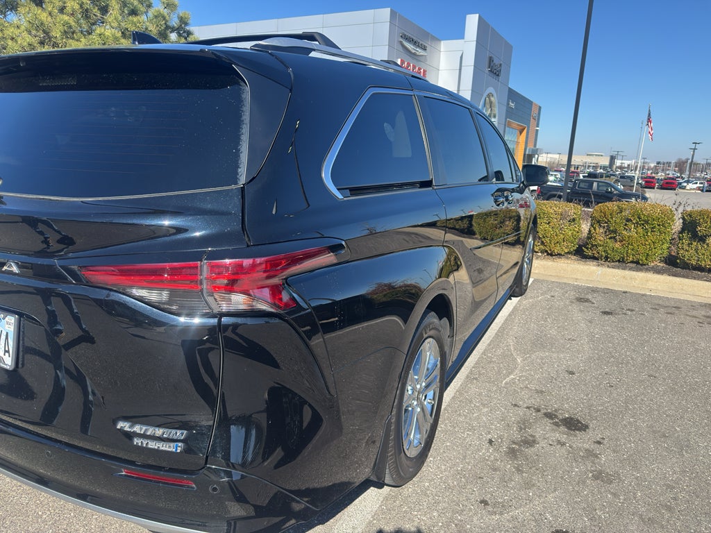 2022 Toyota Sienna Platinum