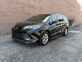 2022 Toyota Sienna Platinum
