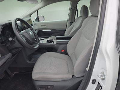 2024 Toyota Sienna LE