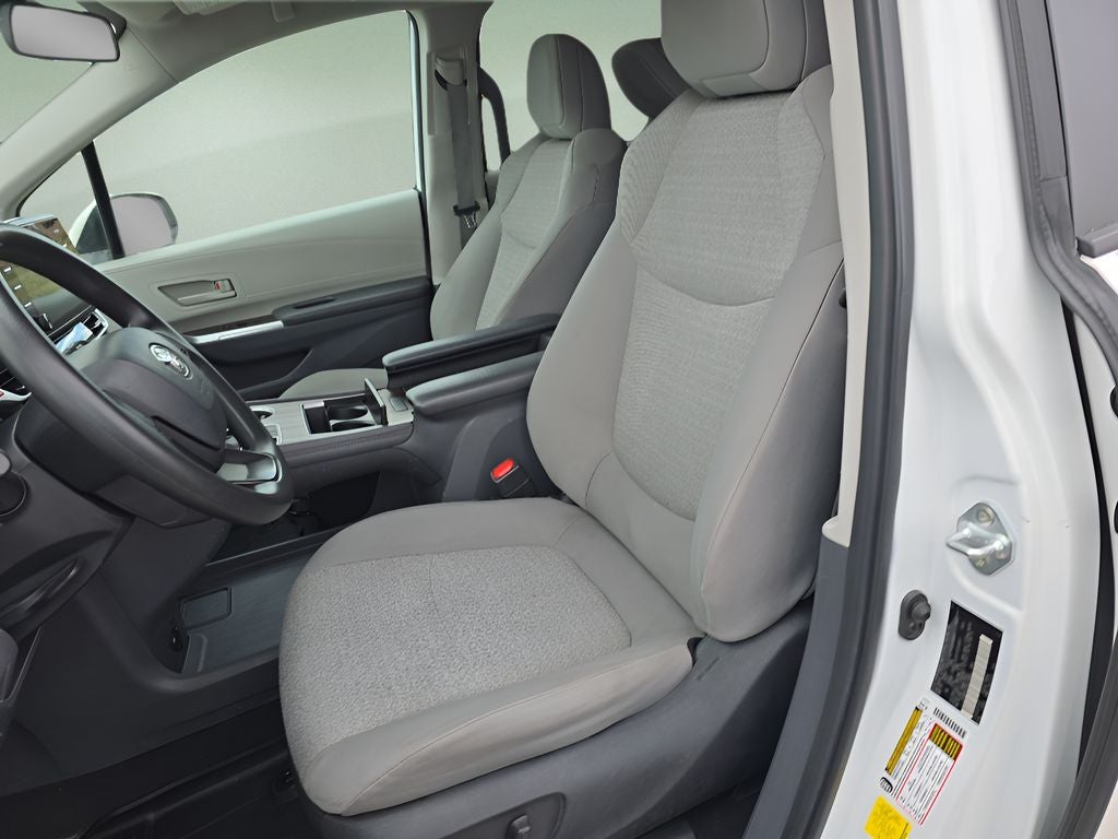 2024 Toyota Sienna LE