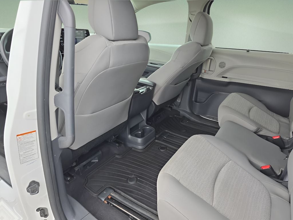 2024 Toyota Sienna LE