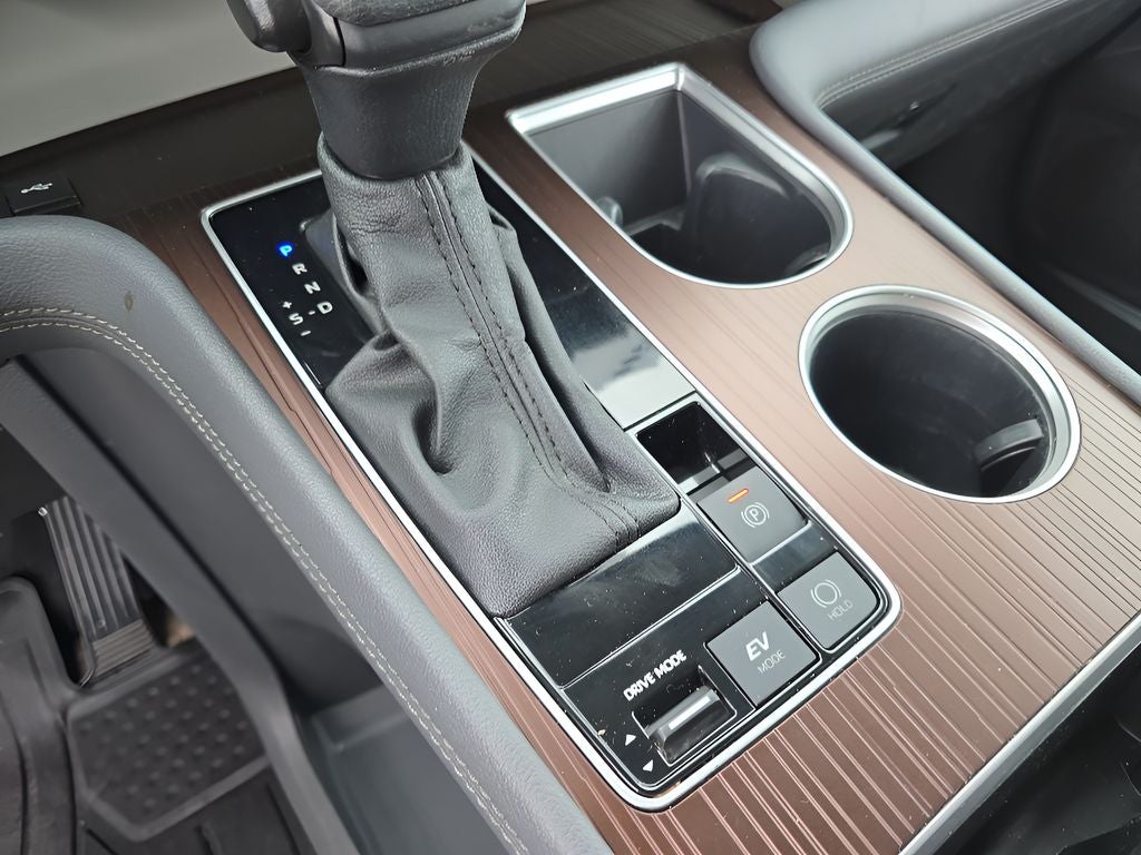 2024 Toyota Sienna LE