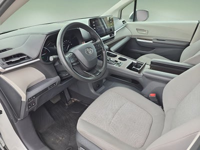 2024 Toyota Sienna LE
