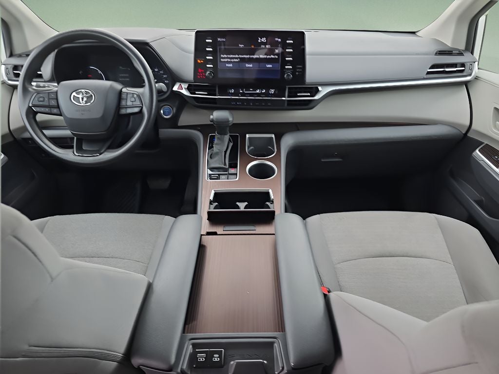 2024 Toyota Sienna LE