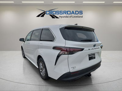 2024 Toyota Sienna LE