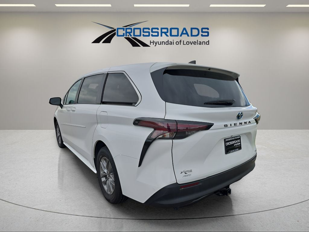 2024 Toyota Sienna LE