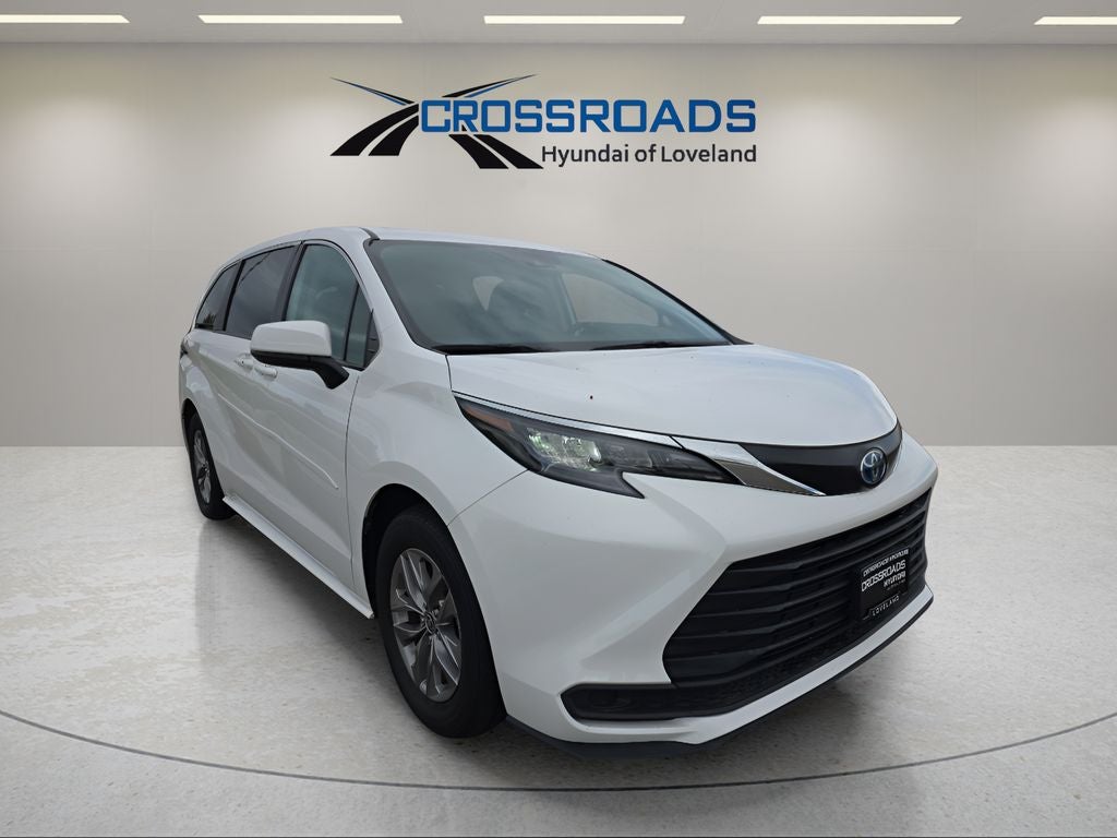 2024 Toyota Sienna LE