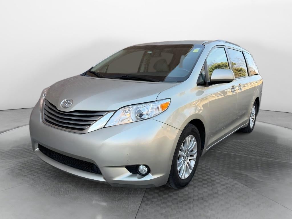 2015 Toyota Sienna XLE AAS