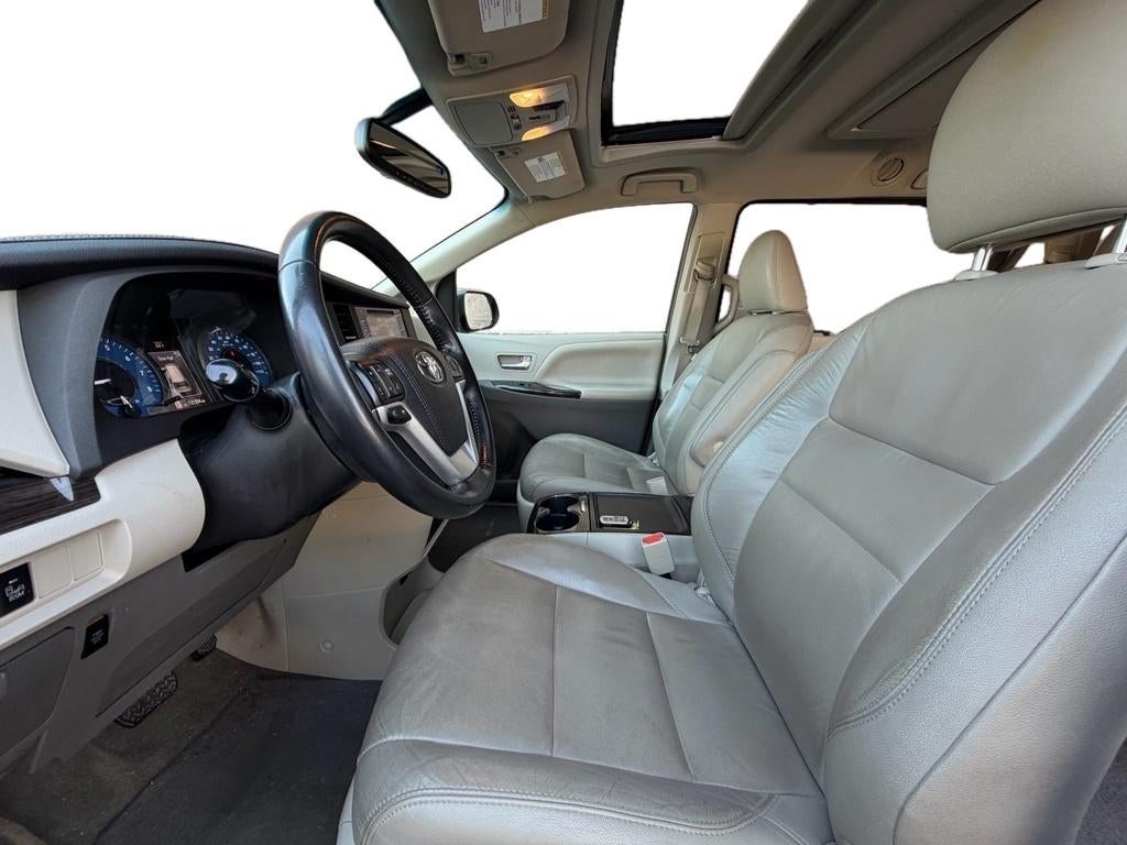 2015 Toyota Sienna XLE AAS