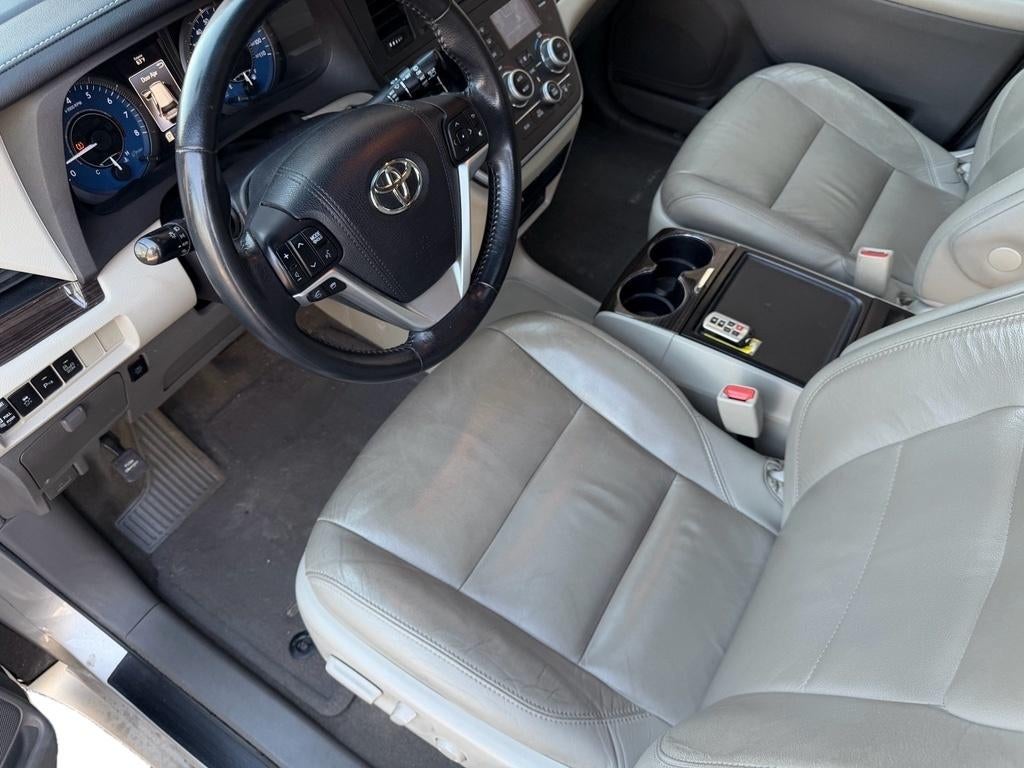 2015 Toyota Sienna XLE AAS