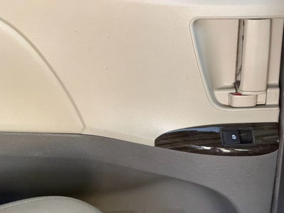 2015 Toyota Sienna XLE AAS