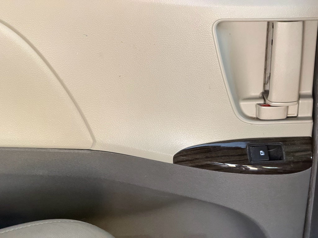 2015 Toyota Sienna XLE AAS