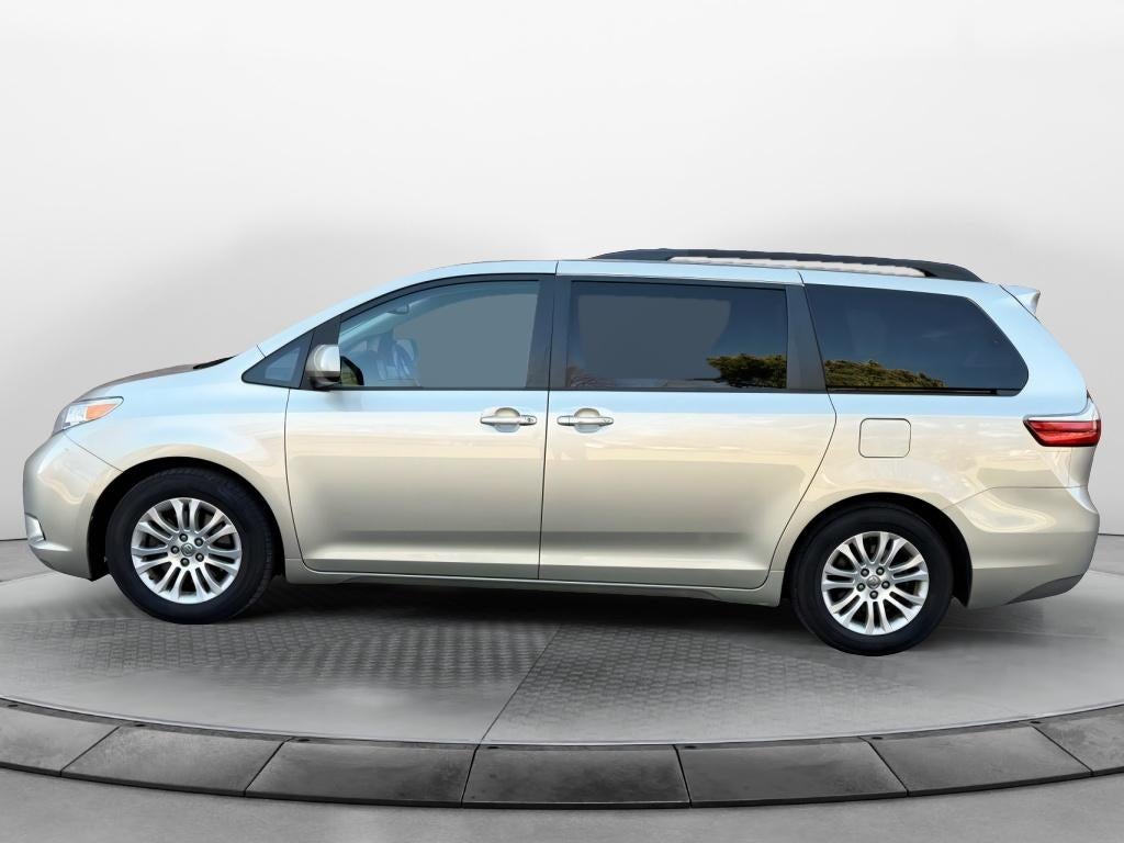 2015 Toyota Sienna XLE AAS