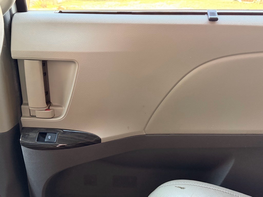 2015 Toyota Sienna XLE AAS