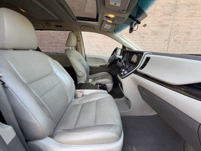 2015 Toyota Sienna XLE AAS