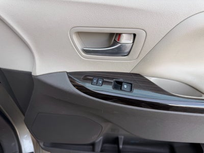 2015 Toyota Sienna XLE AAS