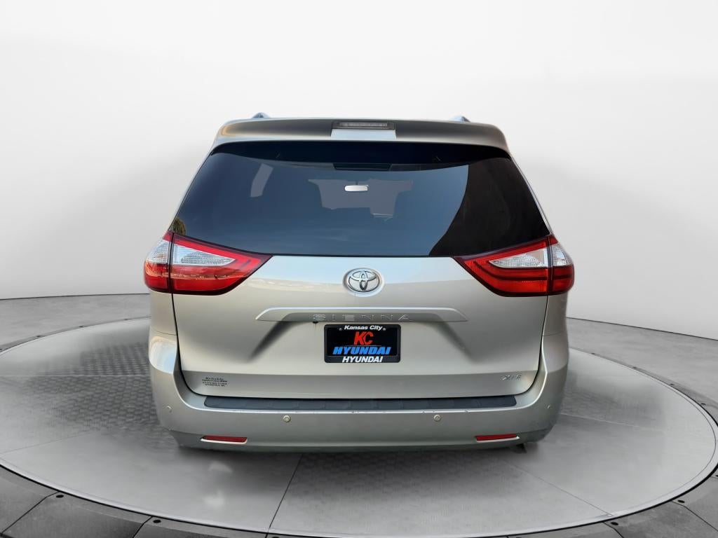 2015 Toyota Sienna XLE AAS