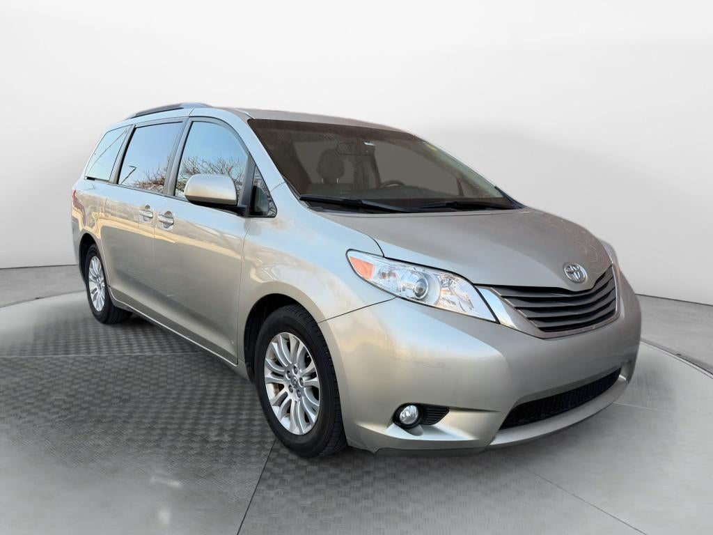2015 Toyota Sienna XLE AAS