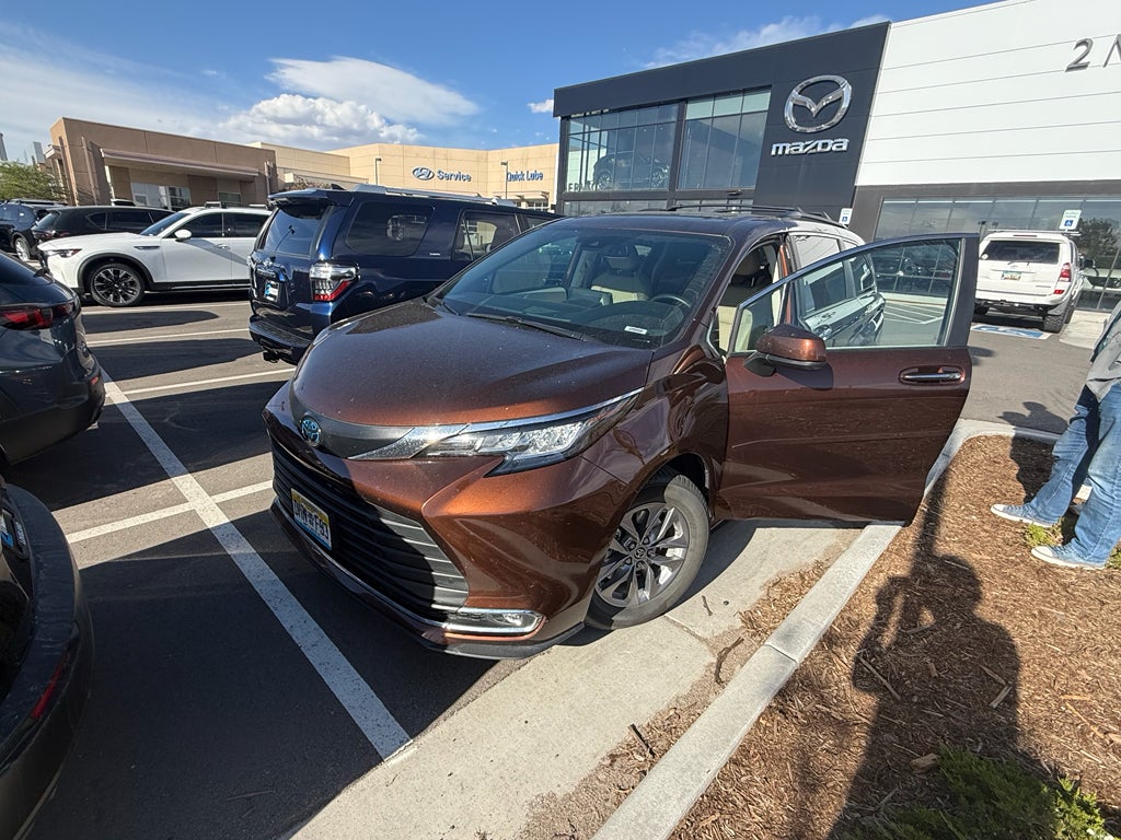 2023 Toyota Sienna XLE