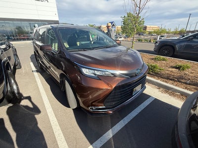 2023 Toyota Sienna XLE