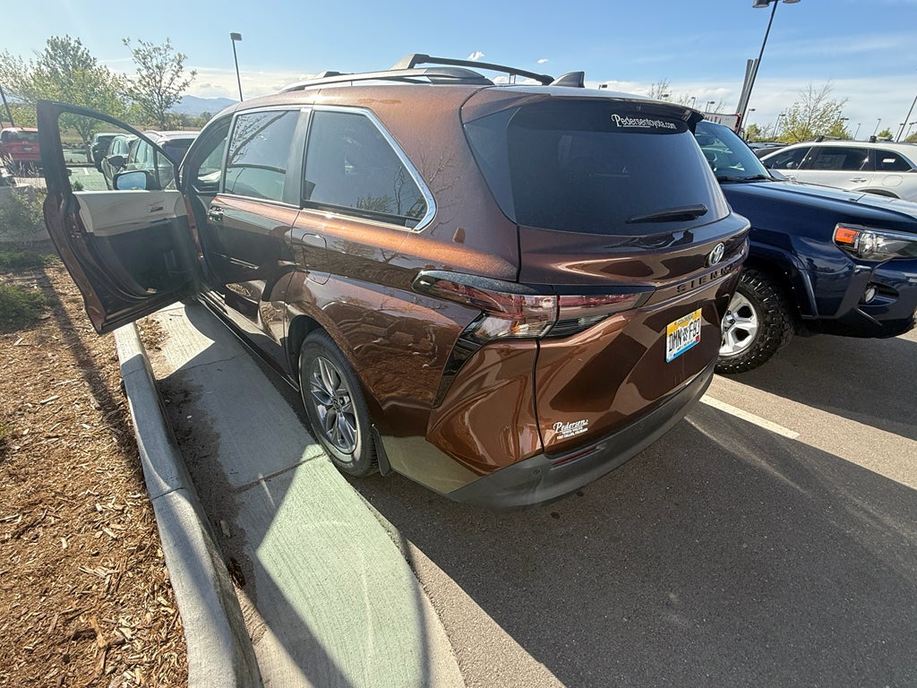 2023 Toyota Sienna XLE