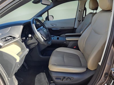 2022 Toyota Sienna XLE