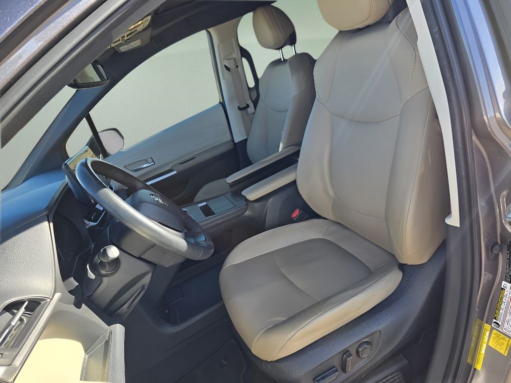 2022 Toyota Sienna XLE