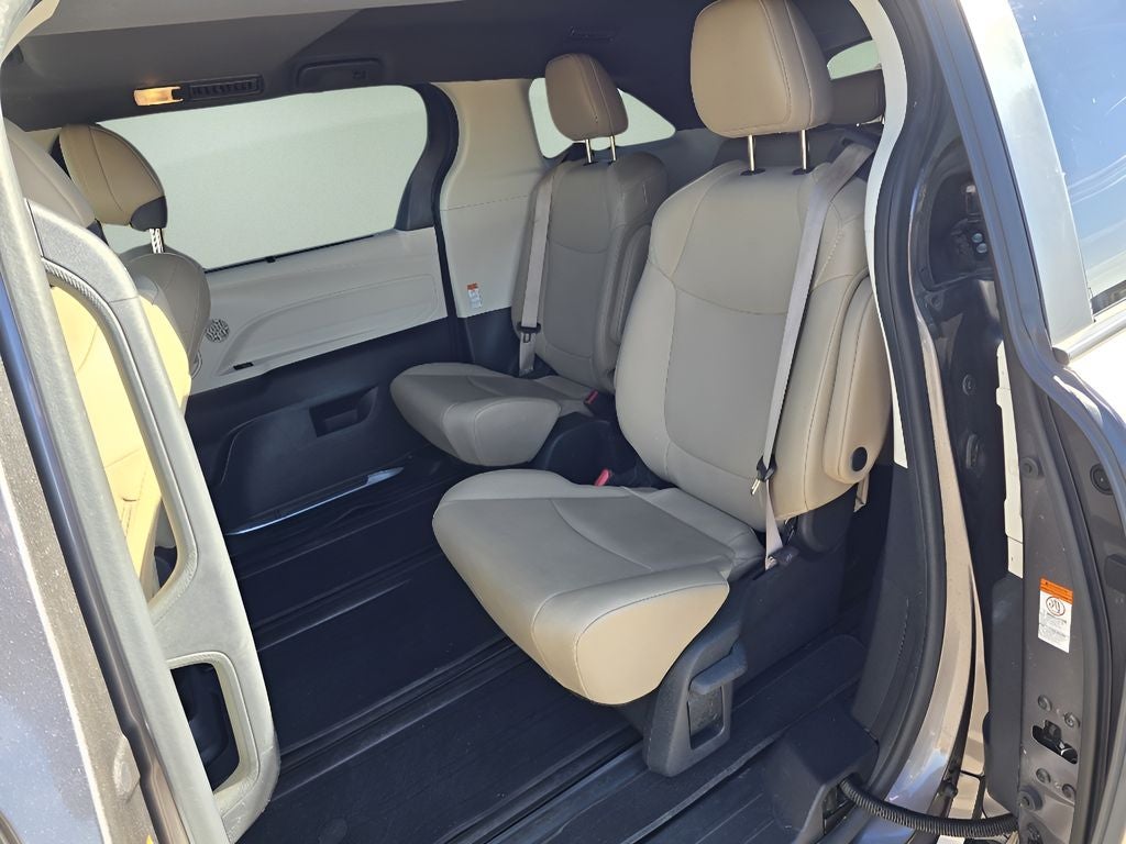 2022 Toyota Sienna XLE