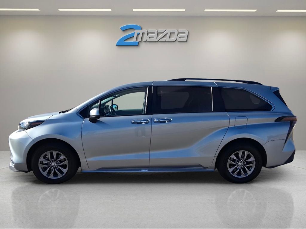 2024 Toyota Sienna XLE