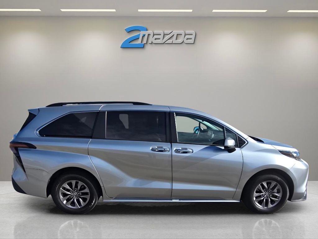 2024 Toyota Sienna XLE