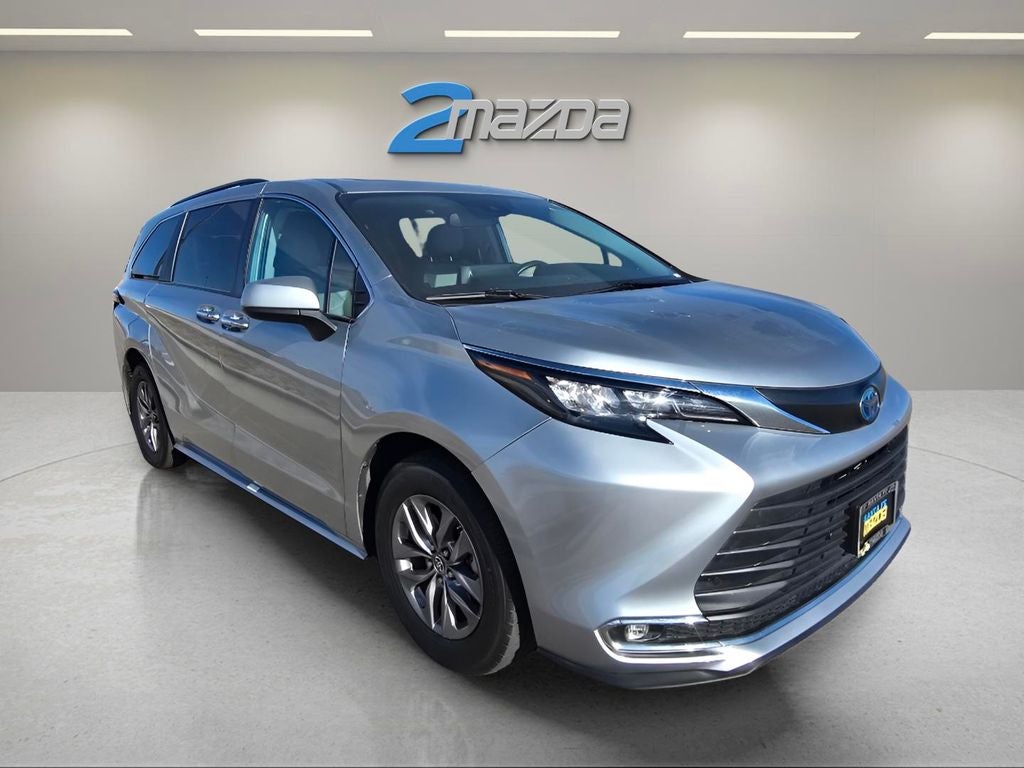 2024 Toyota Sienna XLE